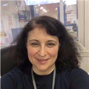 Enseignante ayant une grande expérience dans l’enseignement disponible de donner des cours aux élèves de tous âges